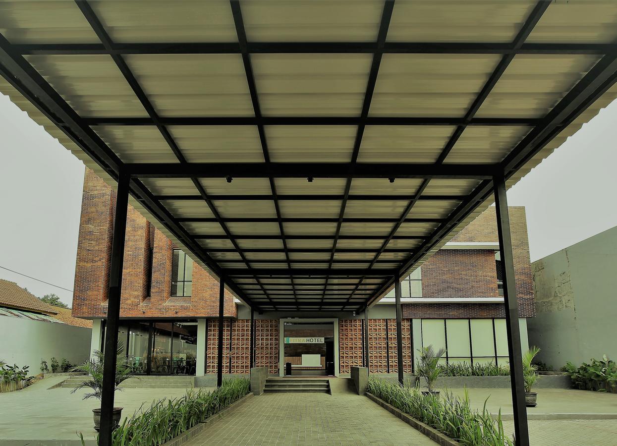 Fitra Hotel Majalengka Exterior photo