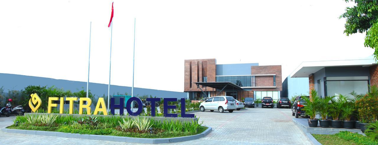 Fitra Hotel Majalengka Exterior photo